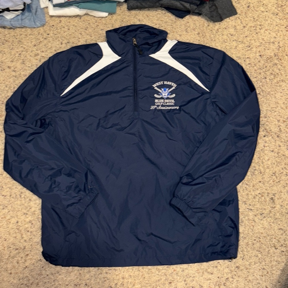 Navy blue large men’s golf wind breaker
